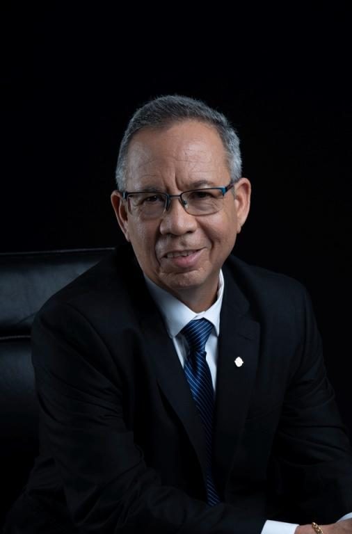 Republic Bank (Grenada) bids Farwell to Outgoing Managing Director, Keith Johnson